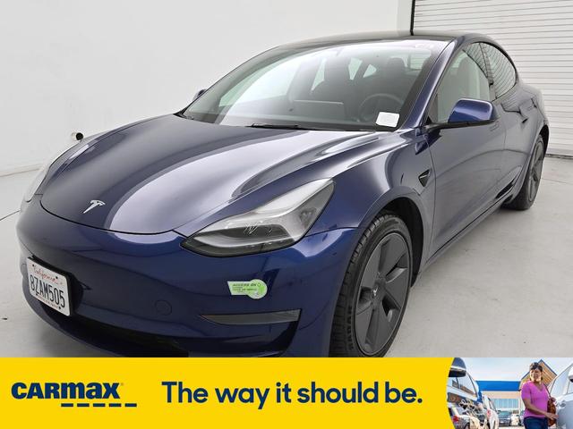 Photo of 2022 Blue Tesla Model 3