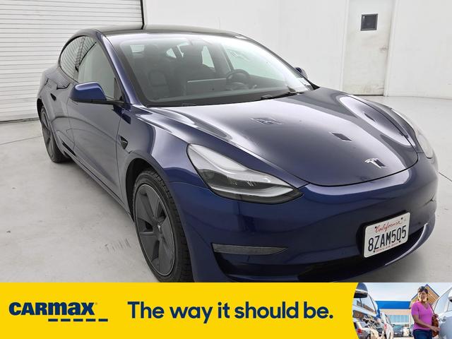 Photo of 2022 Blue Tesla Model 3