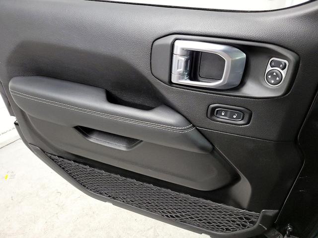 Photo of 2022 Black Jeep Wrangler Unlimited 4xe
