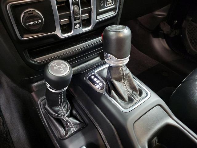 Photo of 2022 Black Jeep Wrangler Unlimited 4xe