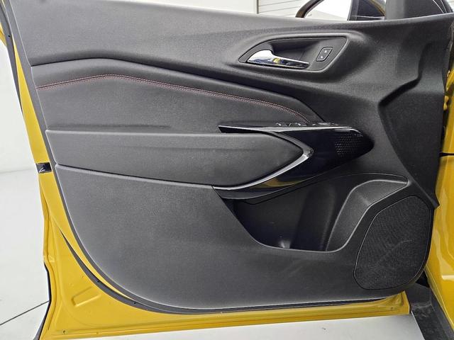 Photo of 2024 Yellow Chevrolet Trax