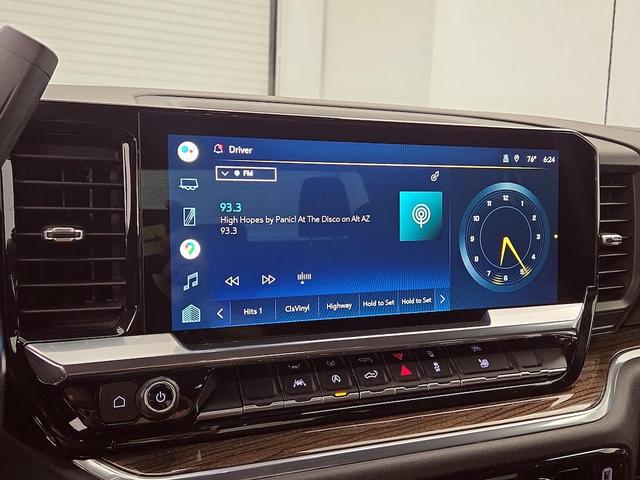 Photo of 2022 Black Chevrolet Silverado 1500