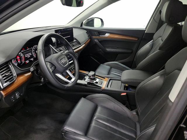 Photo of 2021 Black Audi Q5