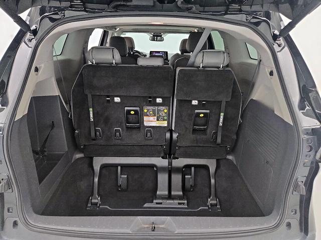 Photo of 2022 Black Toyota Sienna