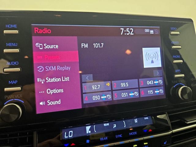 Photo of 2022 Black Toyota Sienna
