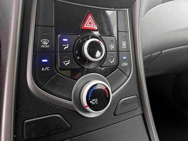 Photo of 2016 Blue Hyundai ELANTRA