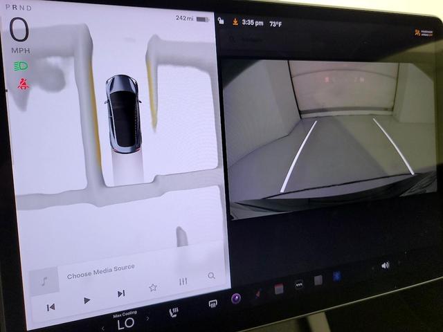 Photo of 2022 Gray Tesla Model 3