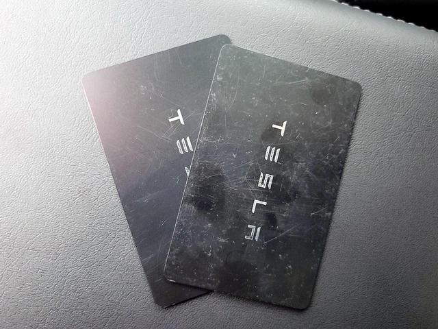Photo of 2022 Gray Tesla Model 3