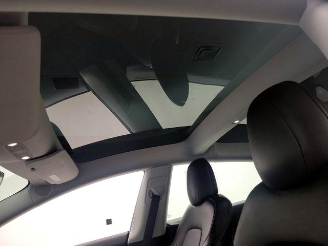 Photo of 2021 Blue Tesla Model 3