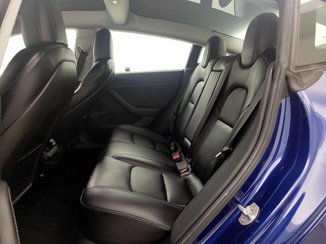 Photo of 2021 Blue Tesla Model 3