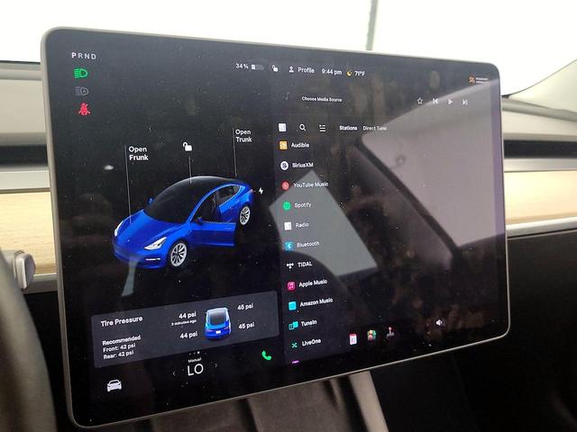 Photo of 2021 Blue Tesla Model 3
