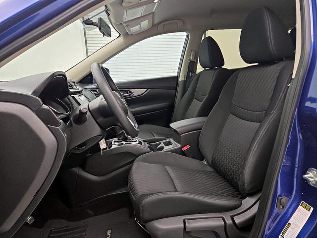 Photo of 2018 Blue Nissan Rogue
