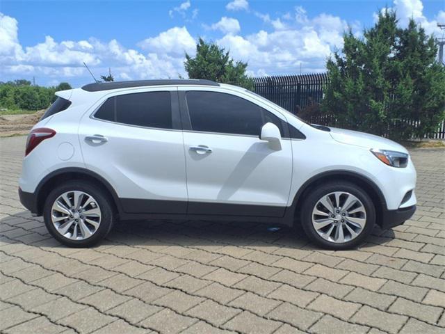 Photo of 2020 Summit White Buick Encore