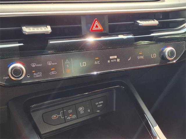 Photo of 2026 Aurora Black Pearl Kia K5