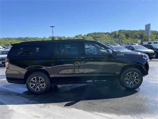 Photo of 2023 Black Chevrolet Suburban