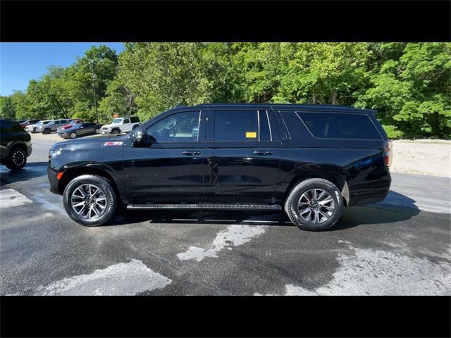 Photo of 2023 Black Chevrolet Suburban