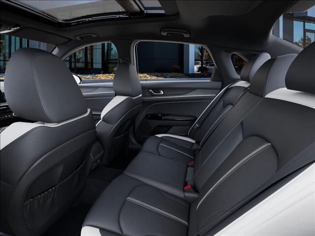 Photo of 2025 Wolf Gray Kia K5