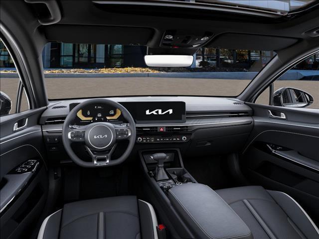 Photo of 2025 Wolf Gray Kia K5