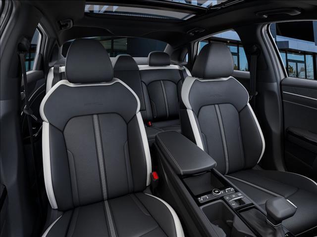 Photo of 2025 Wolf Gray Kia K5