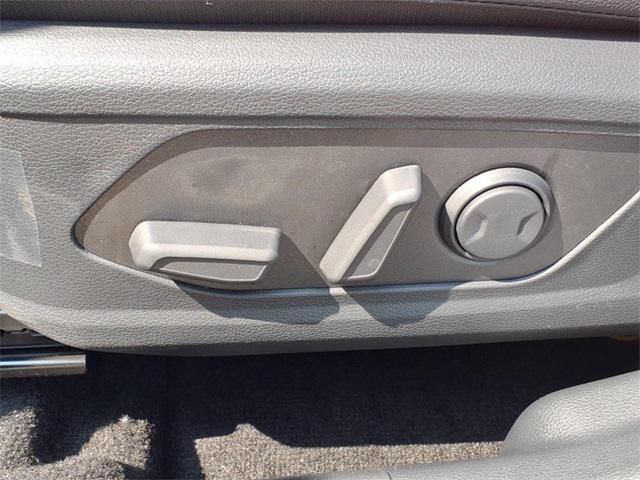 Photo of 2025 Gravity Gray Kia Sportage Hybrid