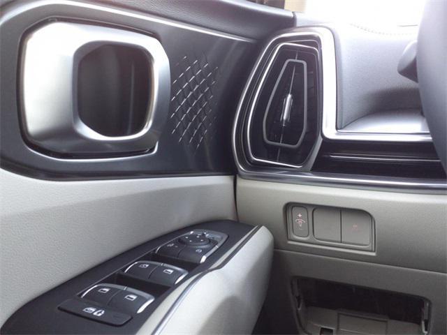 Photo of 2025 Aurora Black Pearl Kia Sorento Hybrid