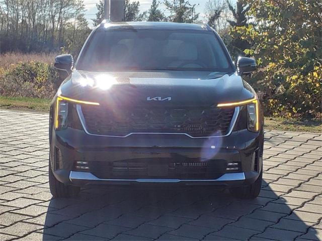 Photo of 2025 Aurora Black Pearl Kia Sorento Hybrid