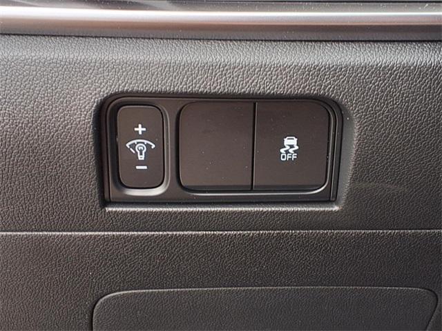 Photo of 2025 Ebony Black Kia Sorento