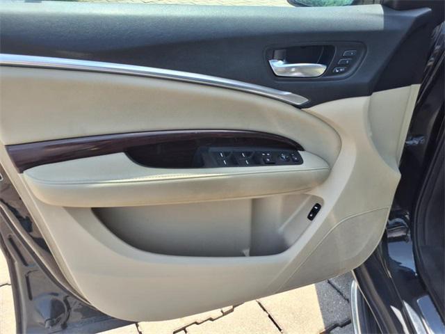 Photo of 2016 Crystal Black Pearl Acura MDX