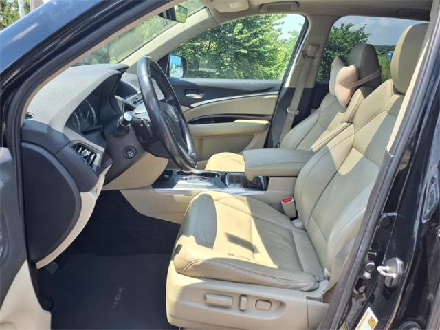 Photo of 2016 Crystal Black Pearl Acura MDX