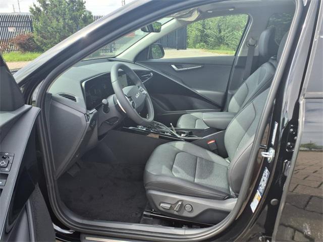 Photo of 2025 Aurora Black Pearl Kia Niro