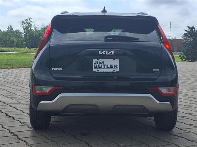 Photo of 2025 Aurora Black Pearl Kia Niro
