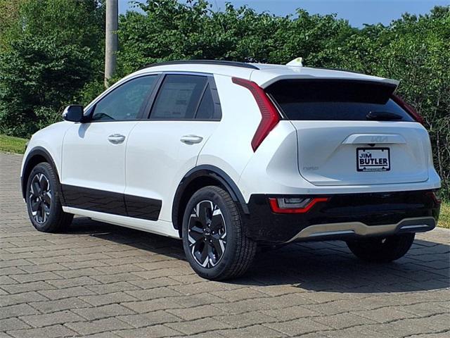 Photo of 2025 Snow White Pearl Kia Niro EV