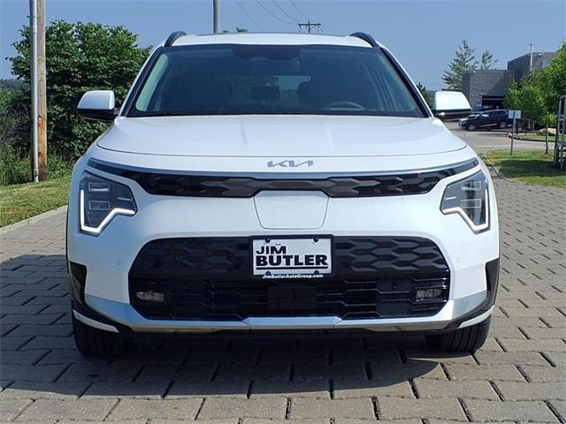 Photo of 2025 Snow White Pearl Kia Niro EV