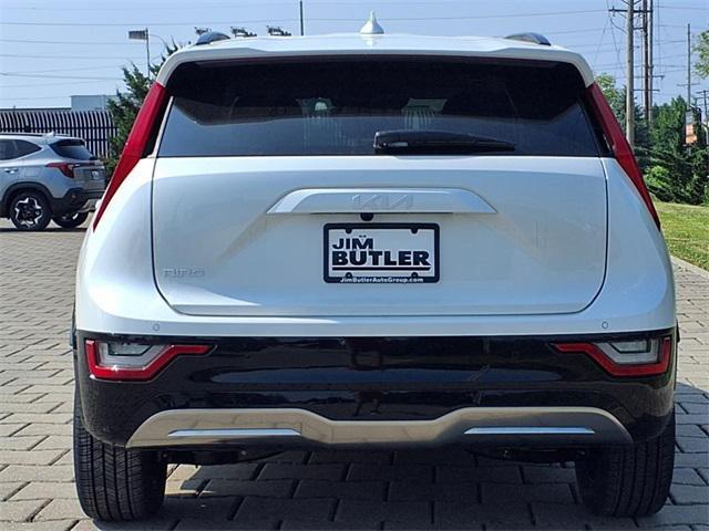 Photo of 2025 Snow White Pearl Kia Niro EV