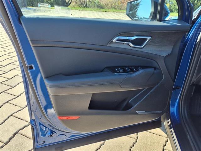 Photo of 2025 Sapphire Blue Kia Sportage
