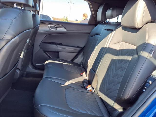Photo of 2025 Sapphire Blue Kia Sportage
