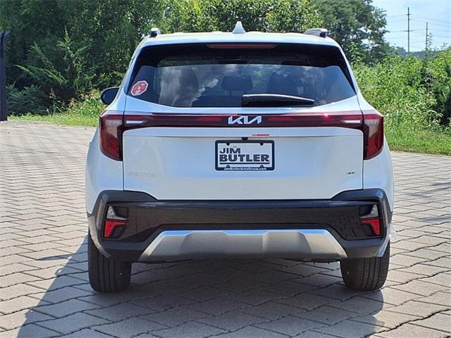 Photo of 2026 Snow White Pearl Kia Seltos