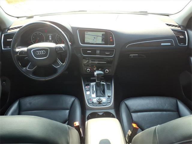 Photo of 2017 Glacier White Metallic Audi Q5