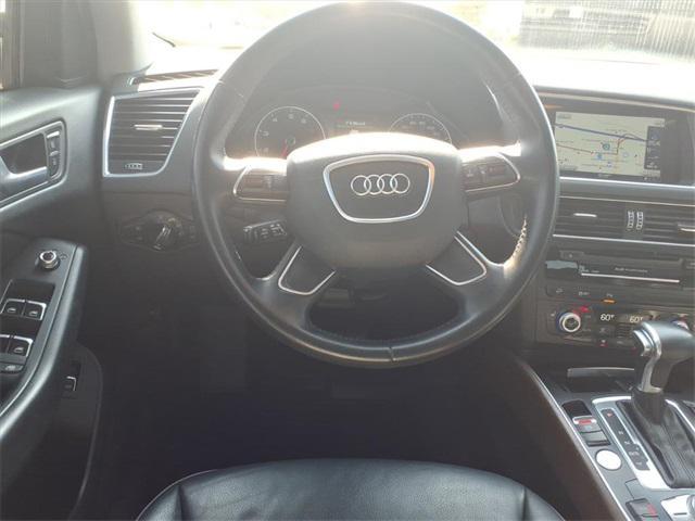 Photo of 2017 Glacier White Metallic Audi Q5