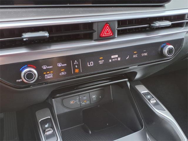 Photo of 2025 Interstellar Gray Kia Sorento Hybrid
