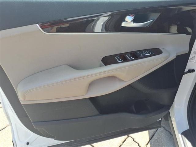 Photo of 2017 Snow White Pearl Kia Sorento