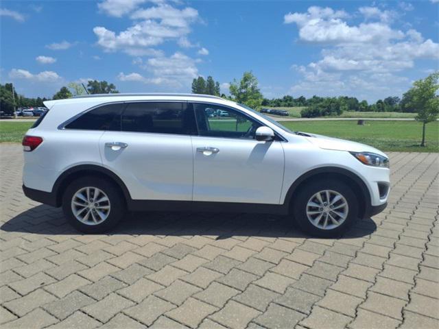 Photo of 2017 Snow White Pearl Kia Sorento