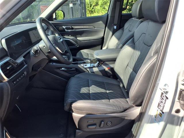 Photo of 2025 Wolf Gray Kia Telluride