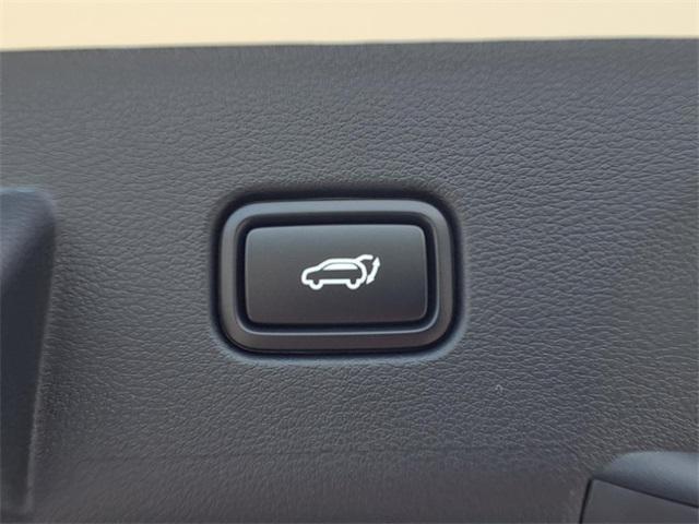 Photo of 2025 Snow White Pearl Kia Sportage Hybrid