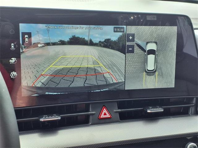 Photo of 2025 Snow White Pearl Kia Sportage Hybrid