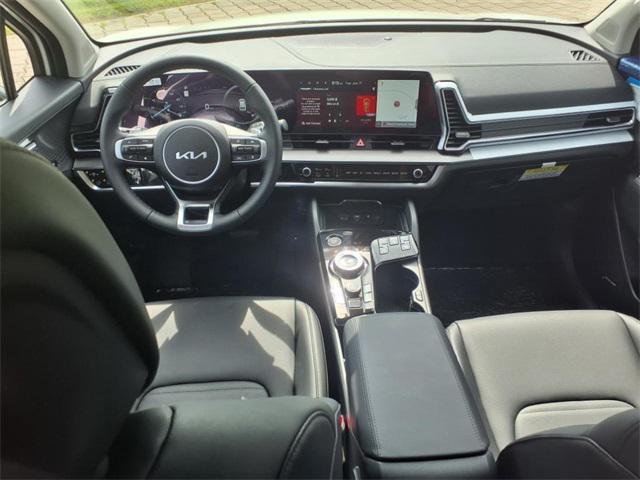 Photo of 2025 Snow White Pearl Kia Sportage Hybrid