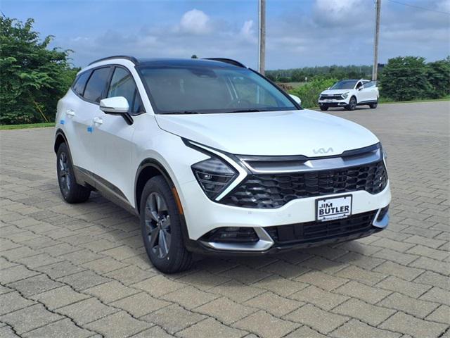 Photo of 2025 Snow White Pearl Kia Sportage Hybrid