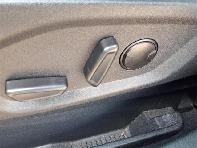 Photo of 2024 Gray Metallic Ford Edge