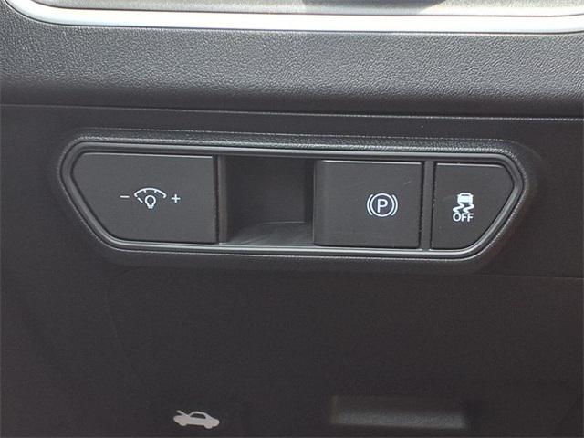 Photo of 2025 Currant Red Kia K4