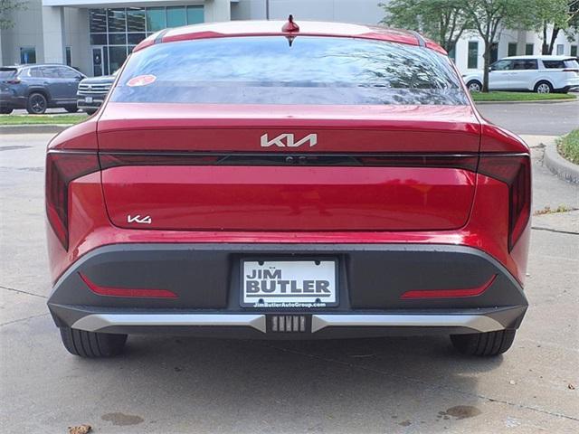 Photo of 2025 Currant Red Kia K4